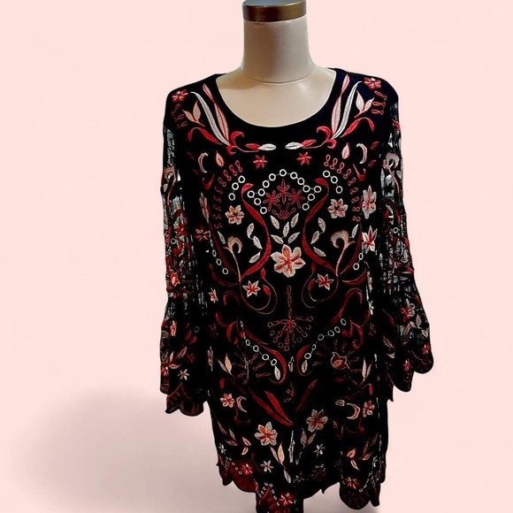 Alfani Embroidered Bell Sleeve Tunic Top Black Red Floral Bohemian - Picture 1 of 3